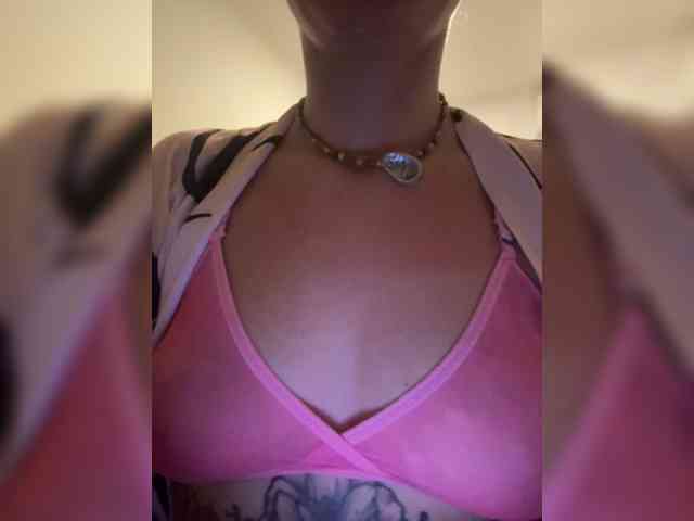 KinaMoonLove webcam