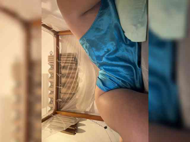 KinaMoonLove webcam