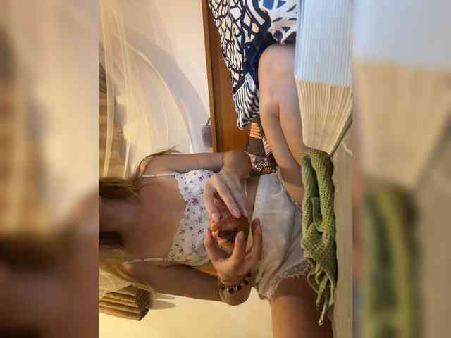 KinaMoonLove webcam