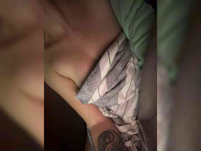 KinaMoonLove webcam