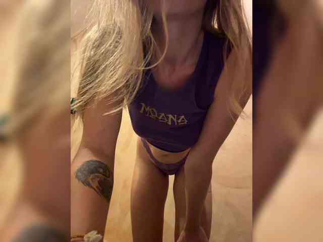 KinaMoonLove webcam