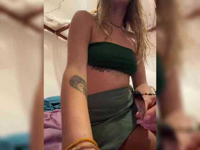 KinaMoonLove webcam