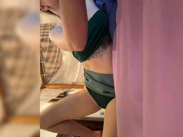 KinaMoonLove webcam
