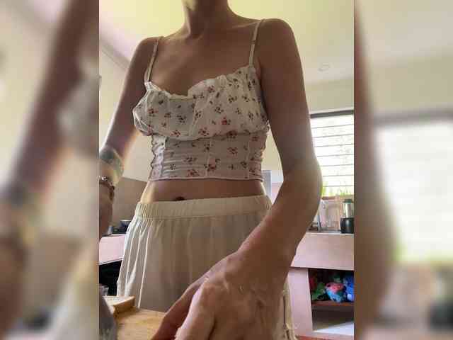 KinaMoonLove webcam