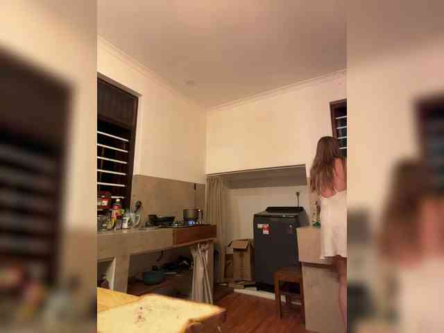 KinaMoonLove webcam