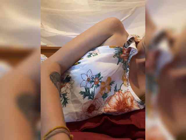 KinaMoonLove webcam