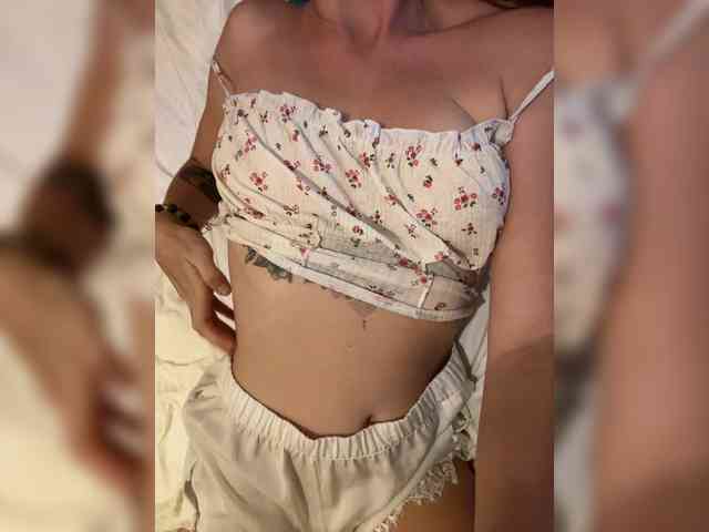 KinaMoonLove webcam