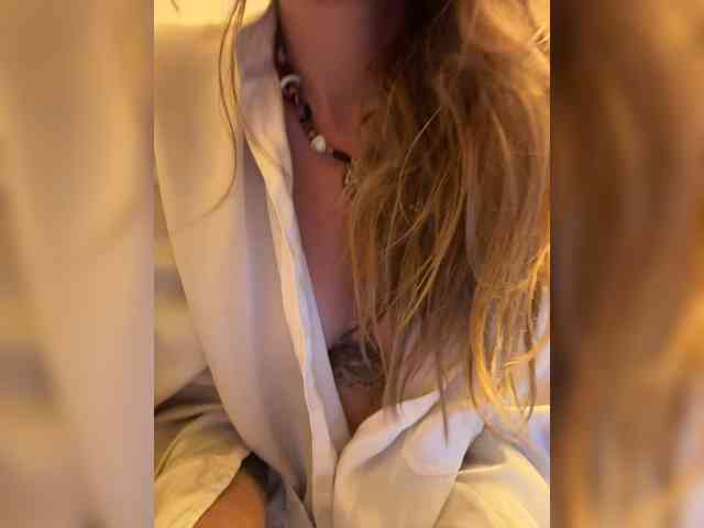 KinaMoonLove webcam