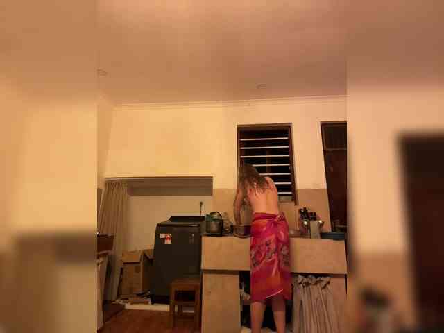 KinaMoonLove webcam