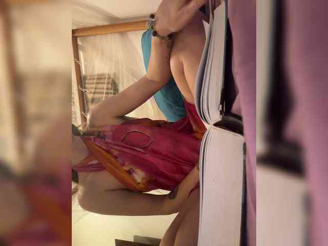KinaMoonLove webcam