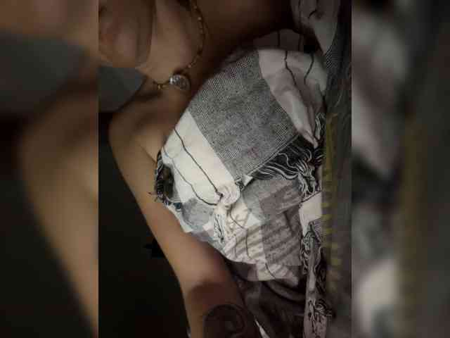 KinaMoonLove webcam