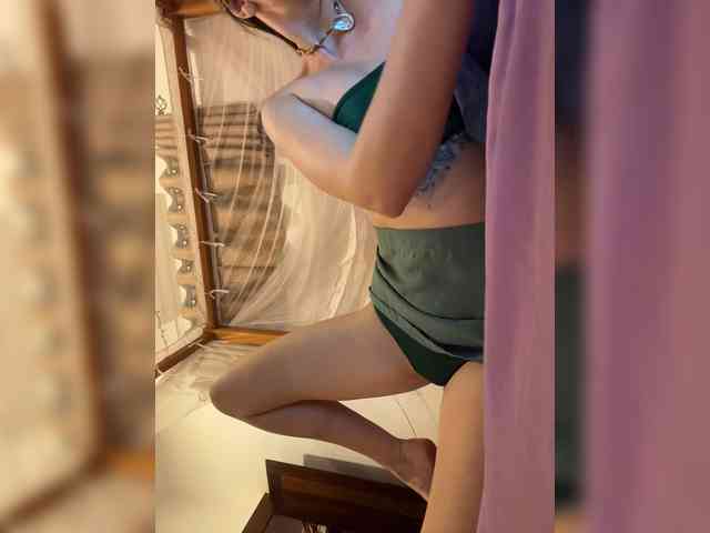 KinaMoonLove webcam