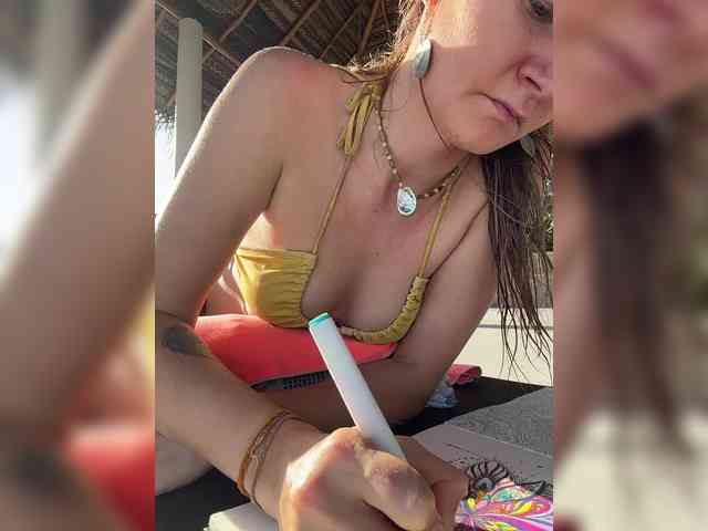 KinaMoonLove webcam