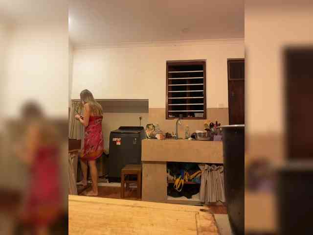 KinaMoonLove webcam