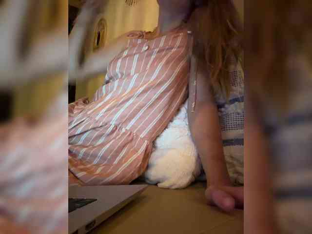 KinaMoonLove webcam