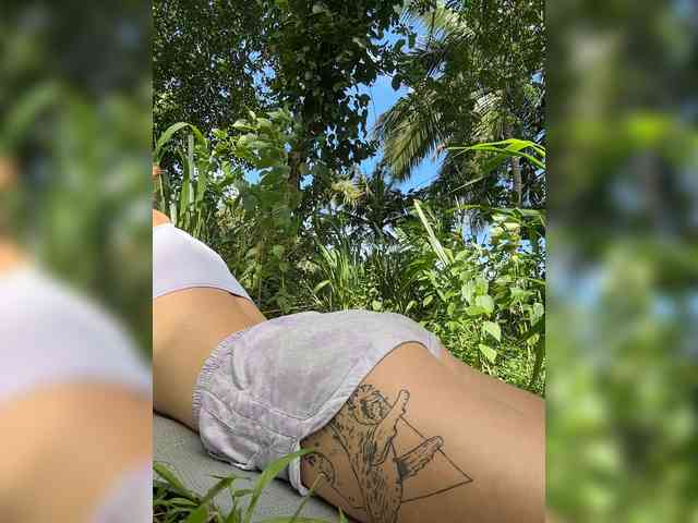 KinaMoonLove webcam