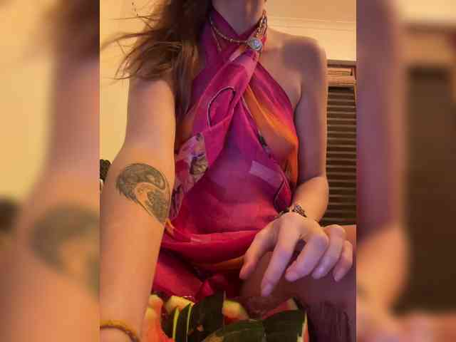 KinaMoonLove webcam