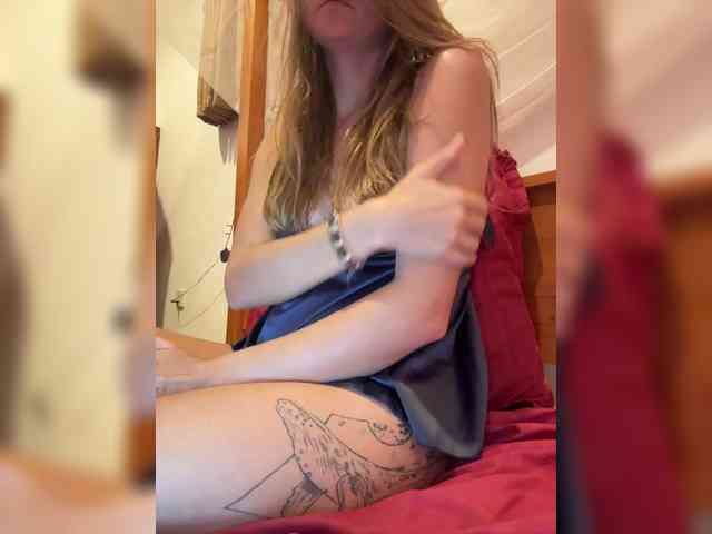 KinaMoonLove webcam
