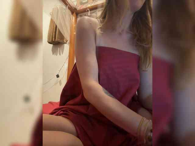 KinaMoonLove webcam