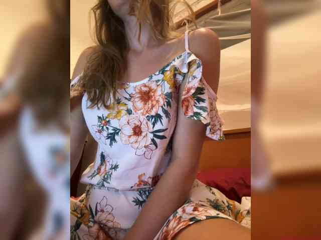 KinaMoonLove webcam