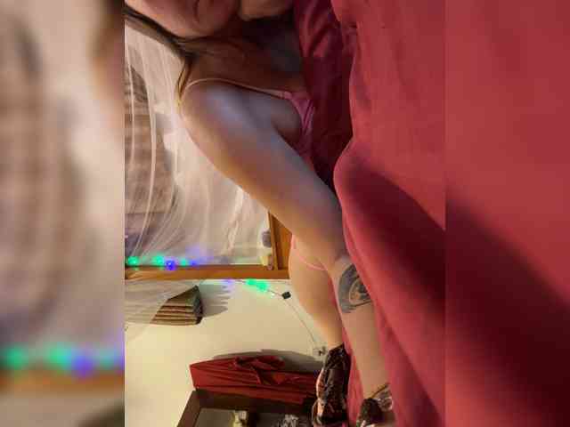 KinaMoonLove webcam