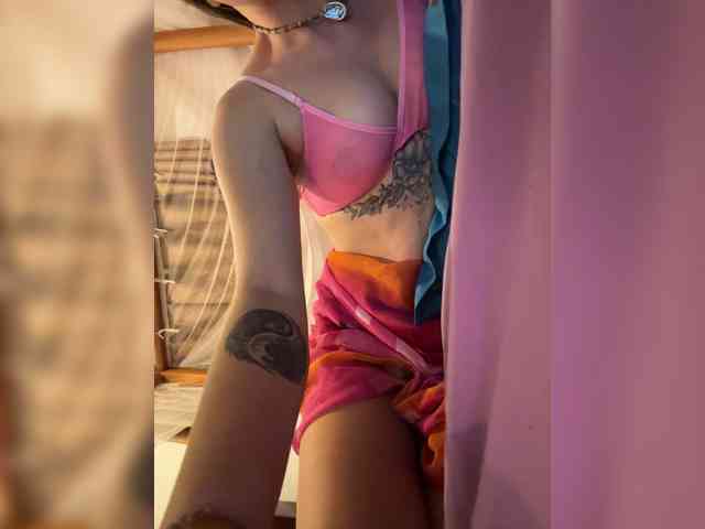 KinaMoonLove webcam