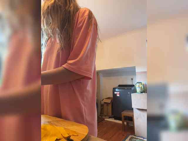 KinaMoonLove webcam