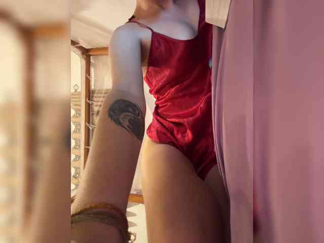 KinaMoonLove webcam