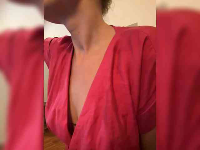 KinaMoonLove webcam