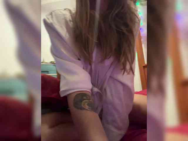 KinaMoonLove webcam
