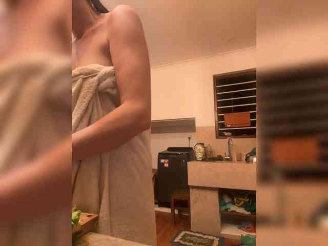 KinaMoonLove webcam