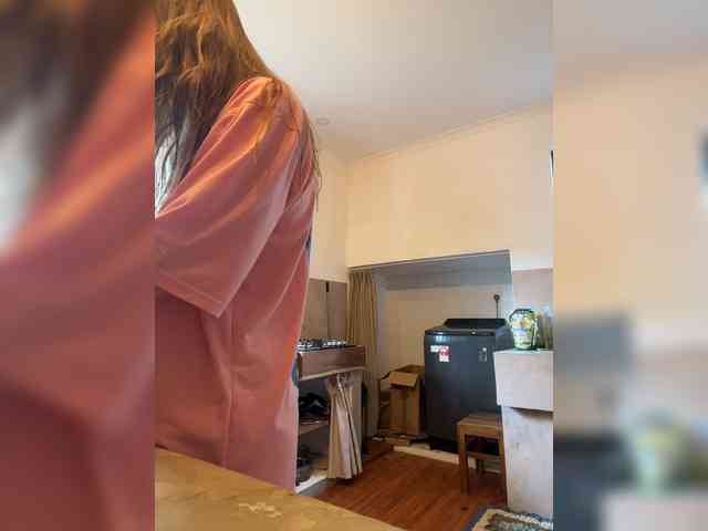 KinaMoonLove webcam