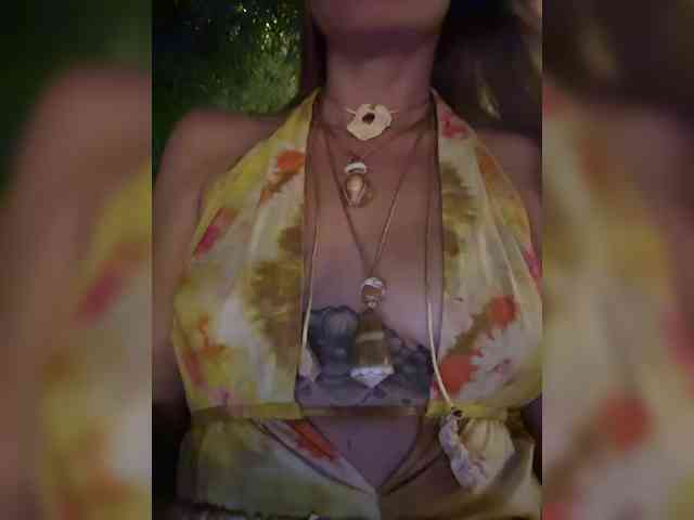 KinaMoonLove webcam