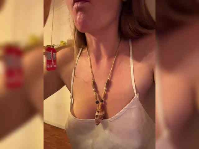 KinaMoonLove webcam