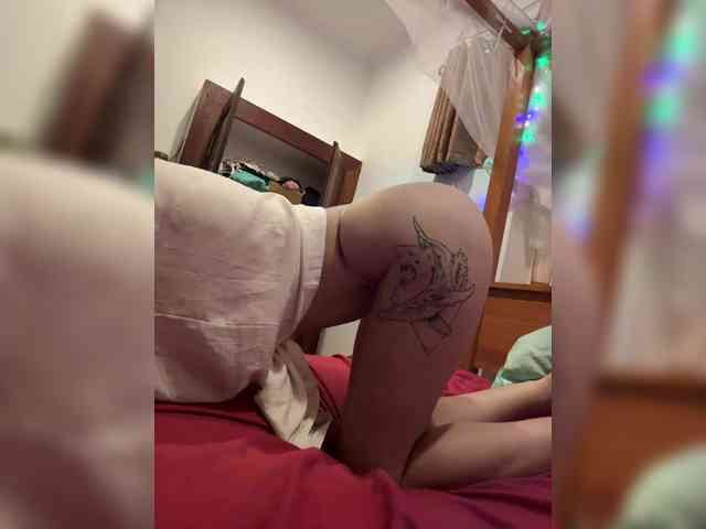 KinaMoonLove webcam