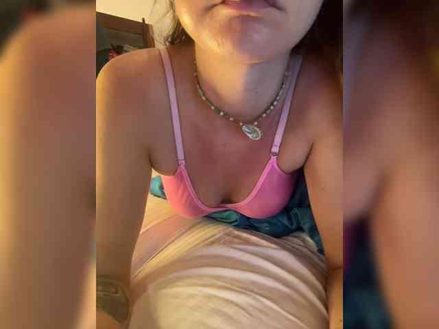 KinaMoonLove webcam