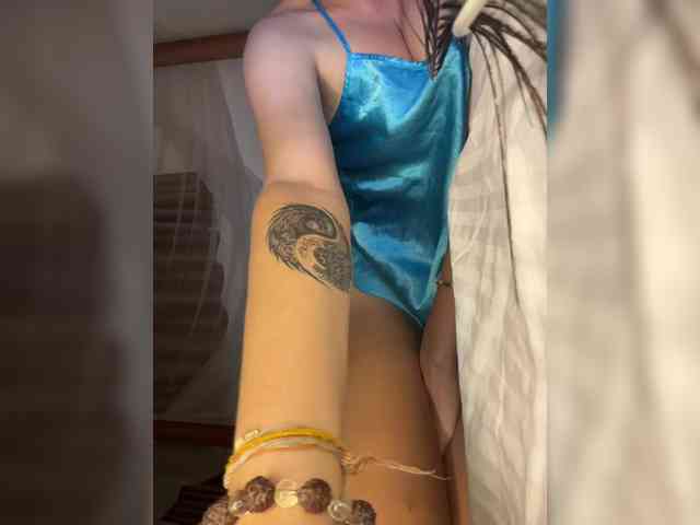 KinaMoonLove webcam