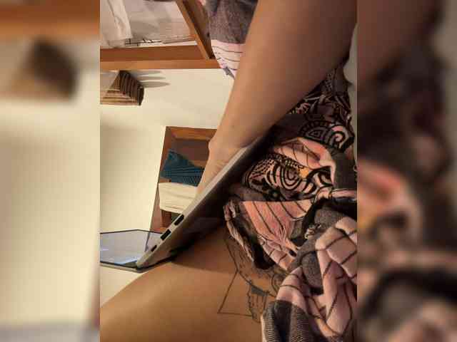 KinaMoonLove webcam