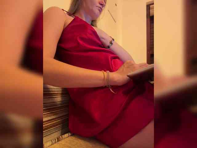 KinaMoonLove webcam