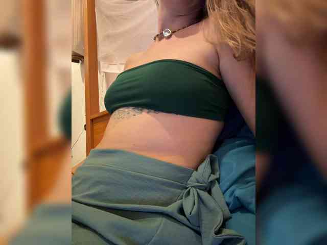 KinaMoonLove webcam