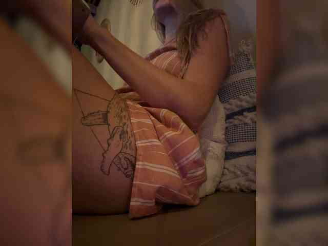 KinaMoonLove webcam