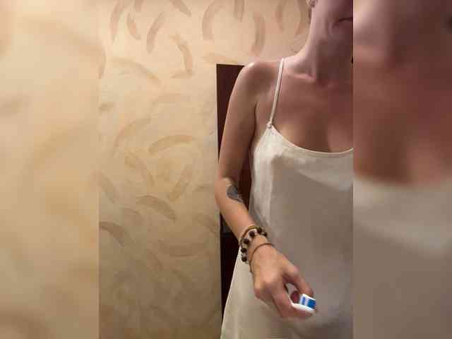 KinaMoonLove webcam