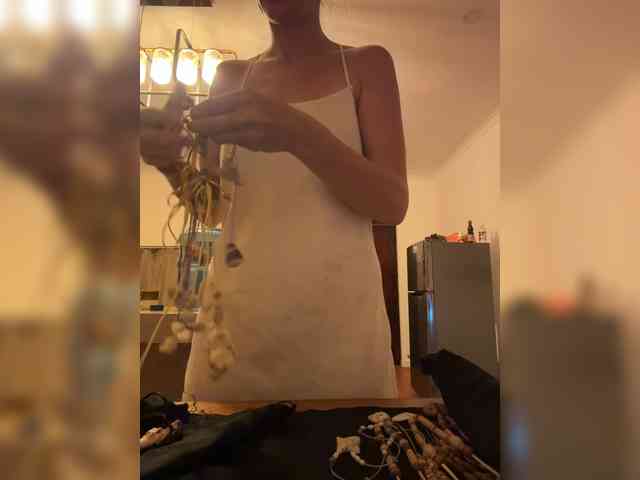 KinaMoonLove webcam