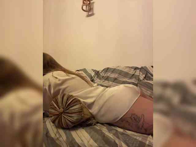 KinaMoonLove webcam