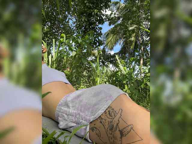 KinaMoonLove webcam