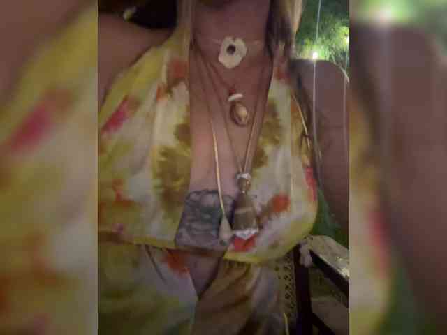 KinaMoonLove webcam