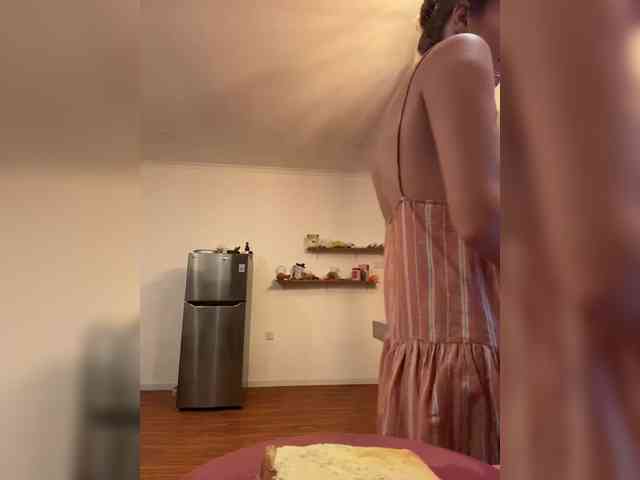 KinaMoonLove webcam