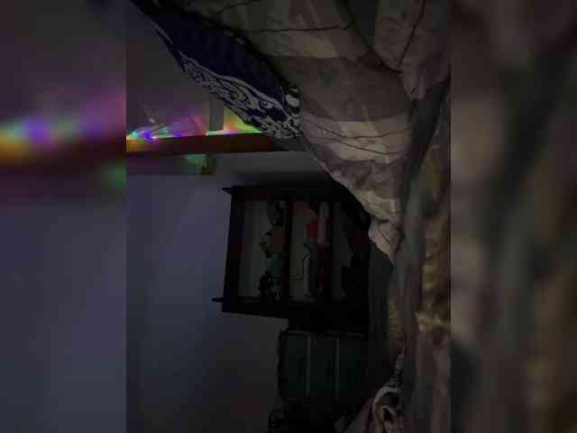 KinaMoonLove webcam