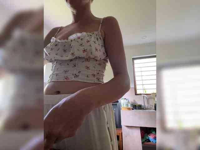 KinaMoonLove webcam