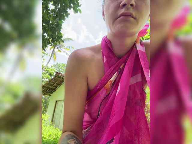 KinaMoonLove webcam